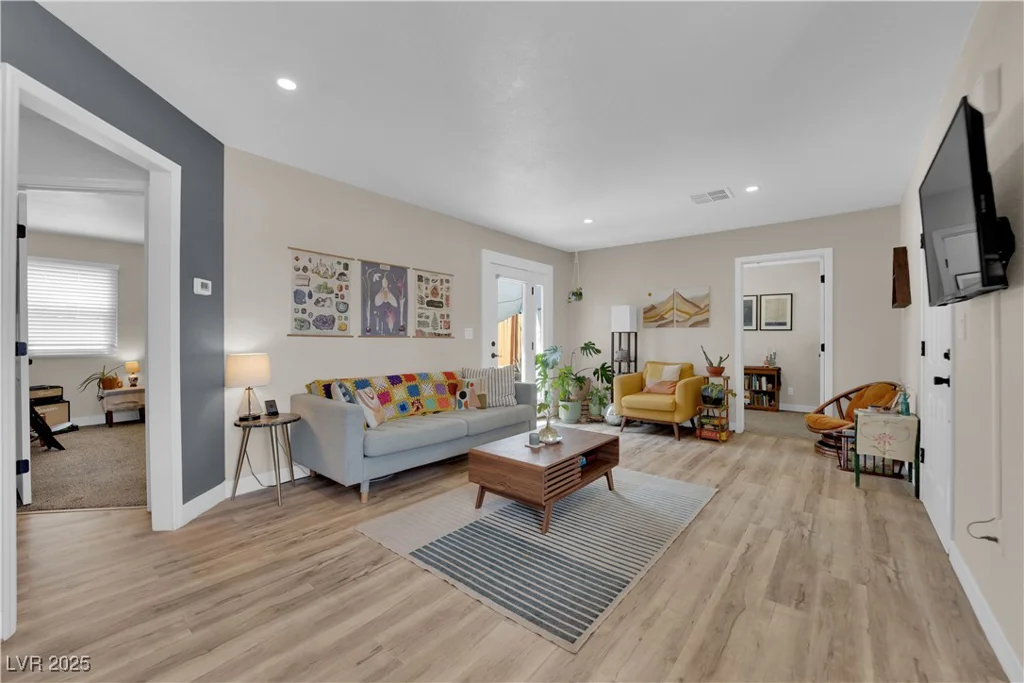 1320 Wengert, Las Vegas, NV 89104