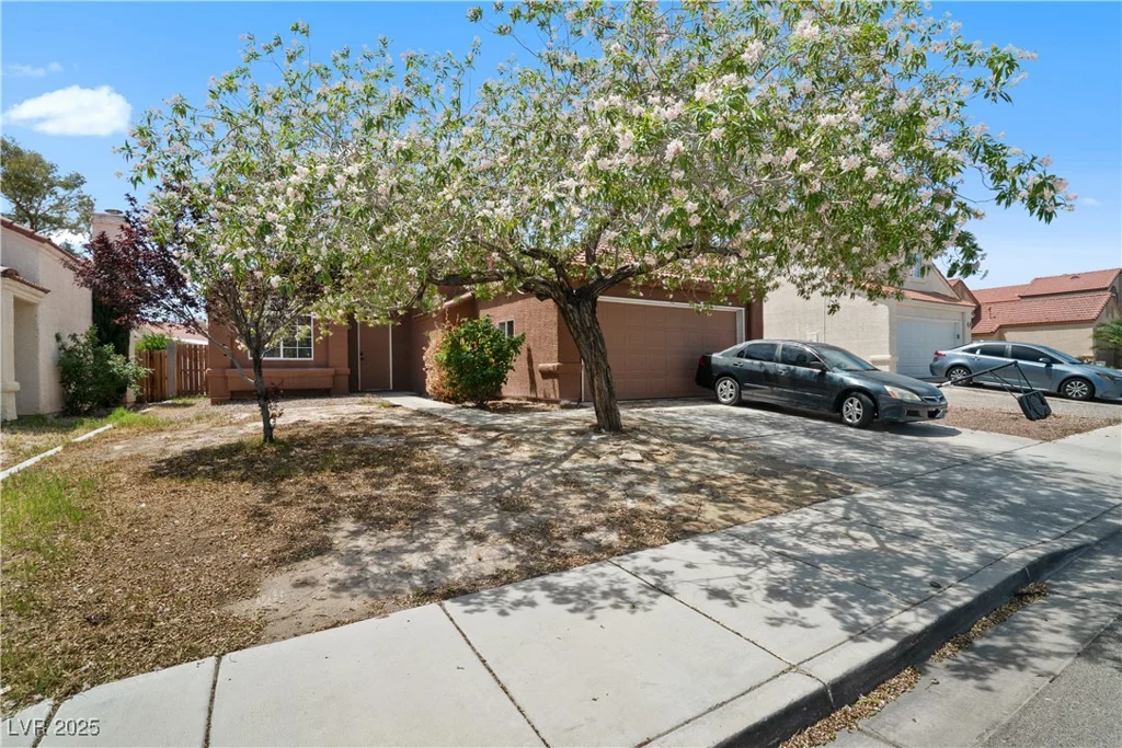 619 Zalataia, North Las Vegas, NV 89031
