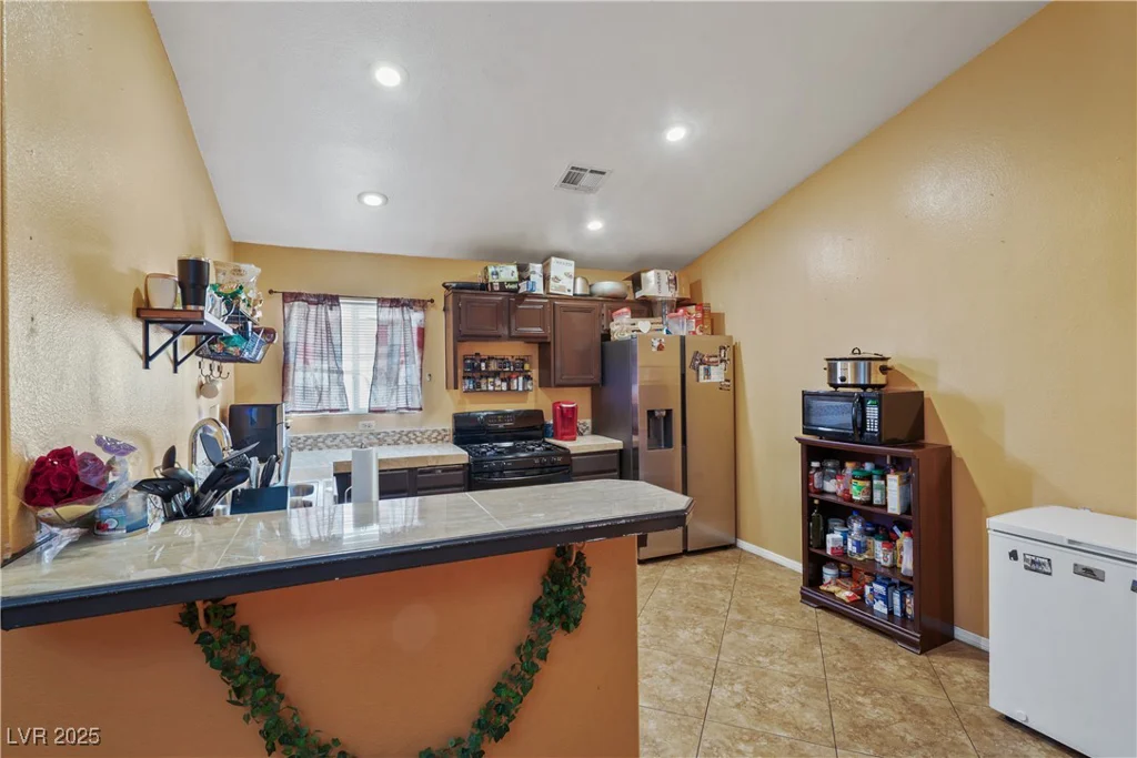 619 Zalataia, North Las Vegas, NV 89031