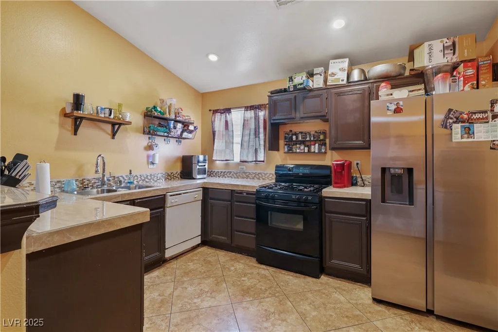 619 Zalataia, North Las Vegas, NV 89031