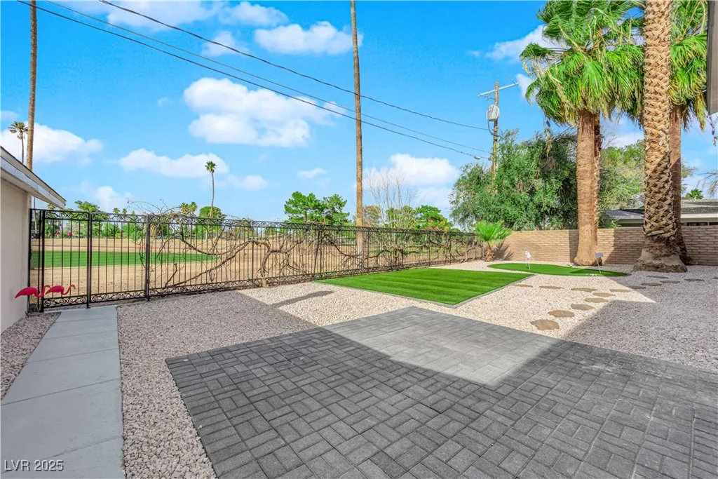 2160 Pueblo, Las Vegas, NV 89169