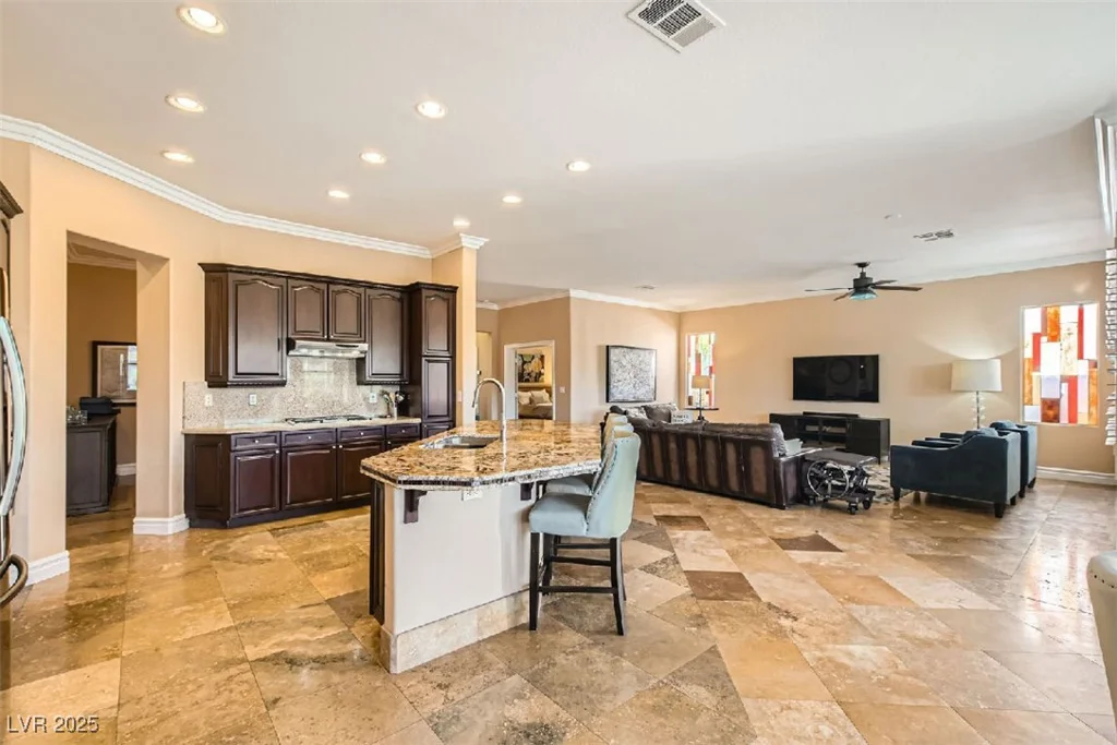 151 Cliff Valley, Las Vegas, NV 89148