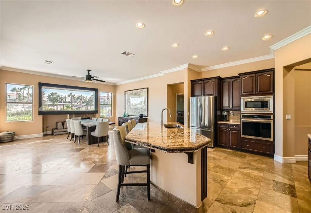 151 Cliff Valley, Las Vegas, NV 89148