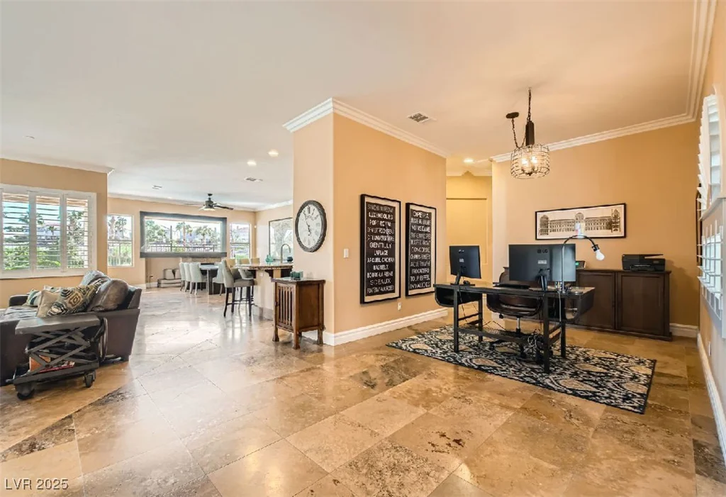 151 Cliff Valley, Las Vegas, NV 89148
