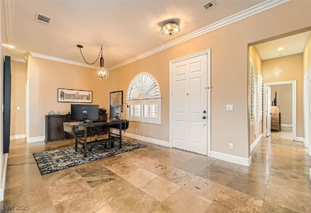 151 Cliff Valley, Las Vegas, NV 89148