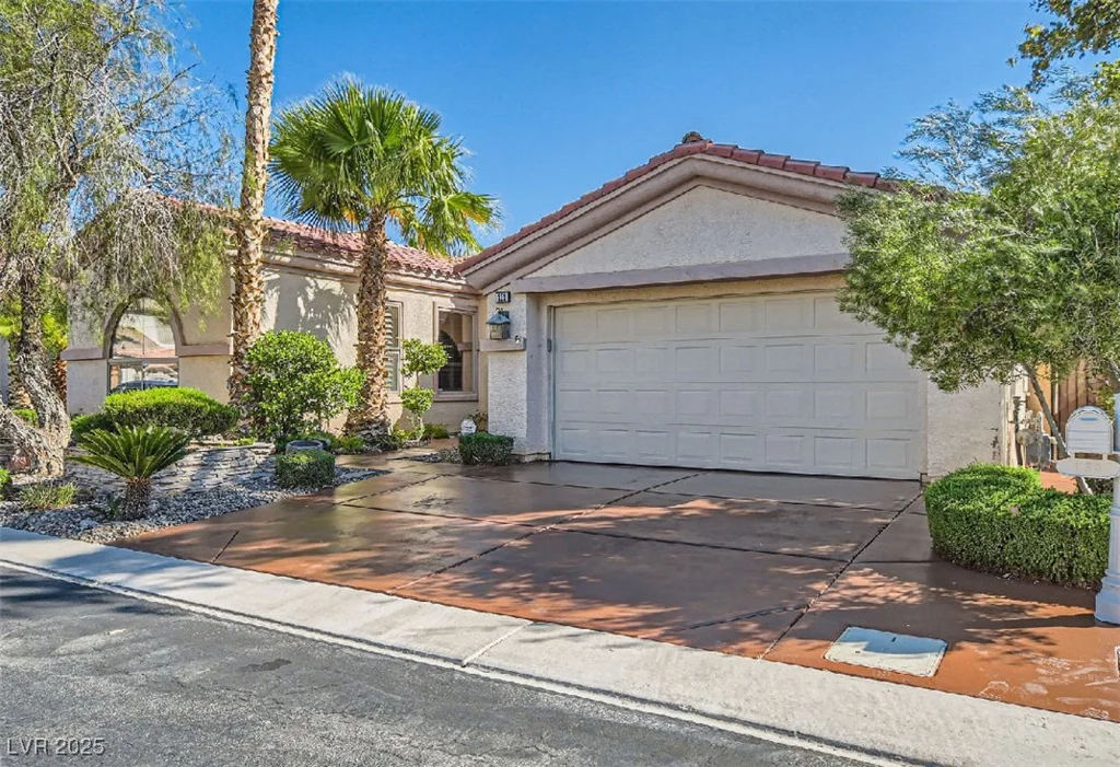 151 Cliff Valley, Las Vegas, NV 89148