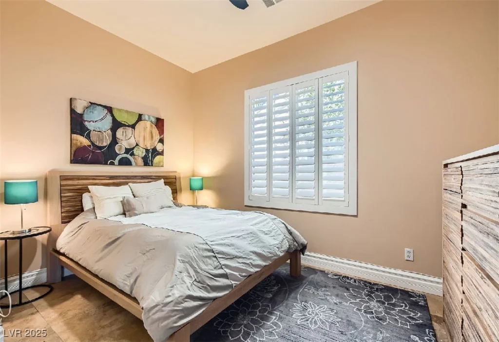 151 Cliff Valley, Las Vegas, NV 89148
