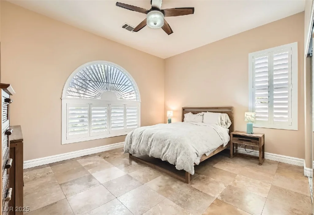 151 Cliff Valley, Las Vegas, NV 89148