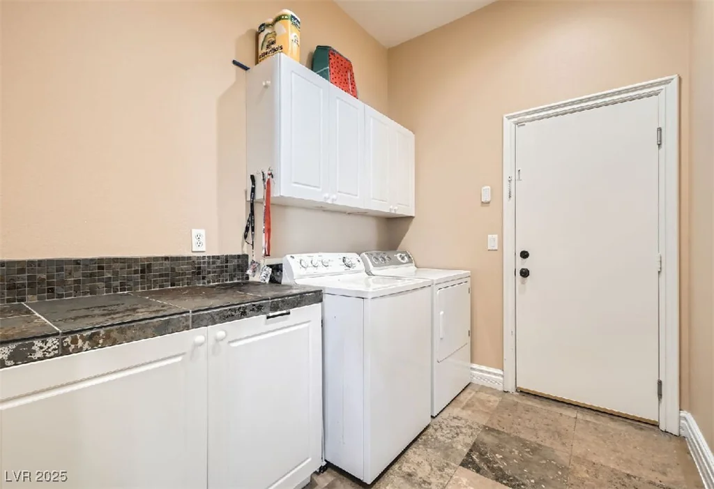 151 Cliff Valley, Las Vegas, NV 89148