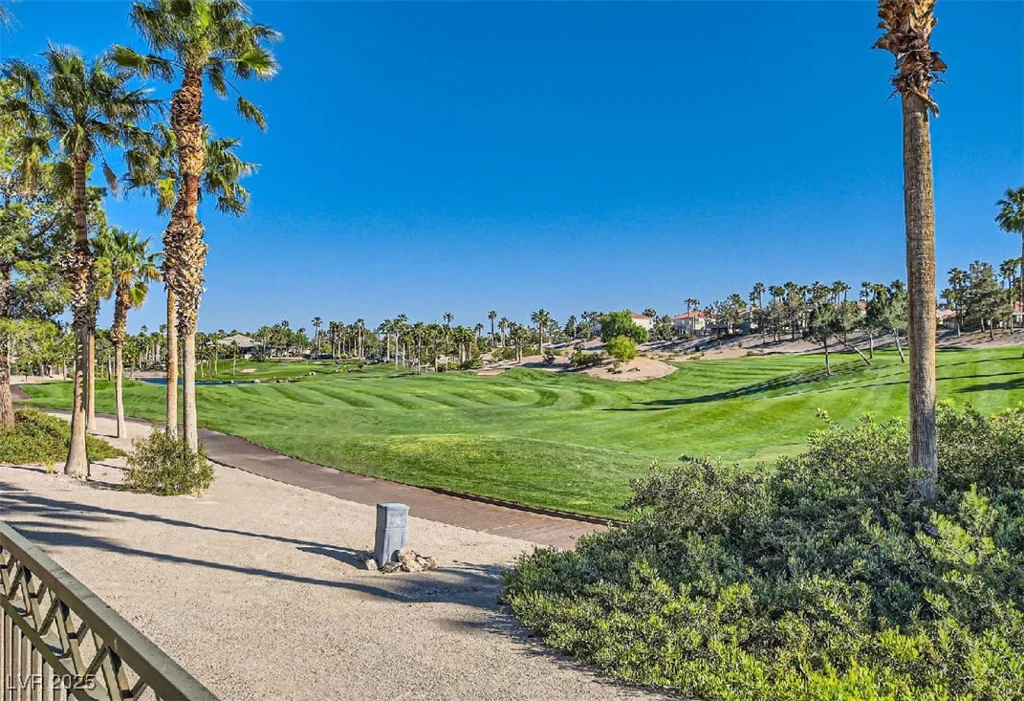 151 Cliff Valley, Las Vegas, NV 89148