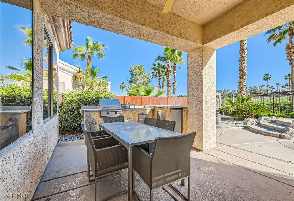 151 Cliff Valley, Las Vegas, NV 89148