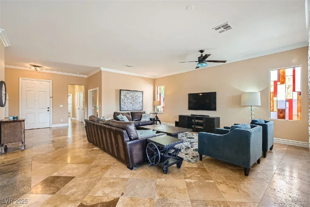 151 Cliff Valley, Las Vegas, NV 89148