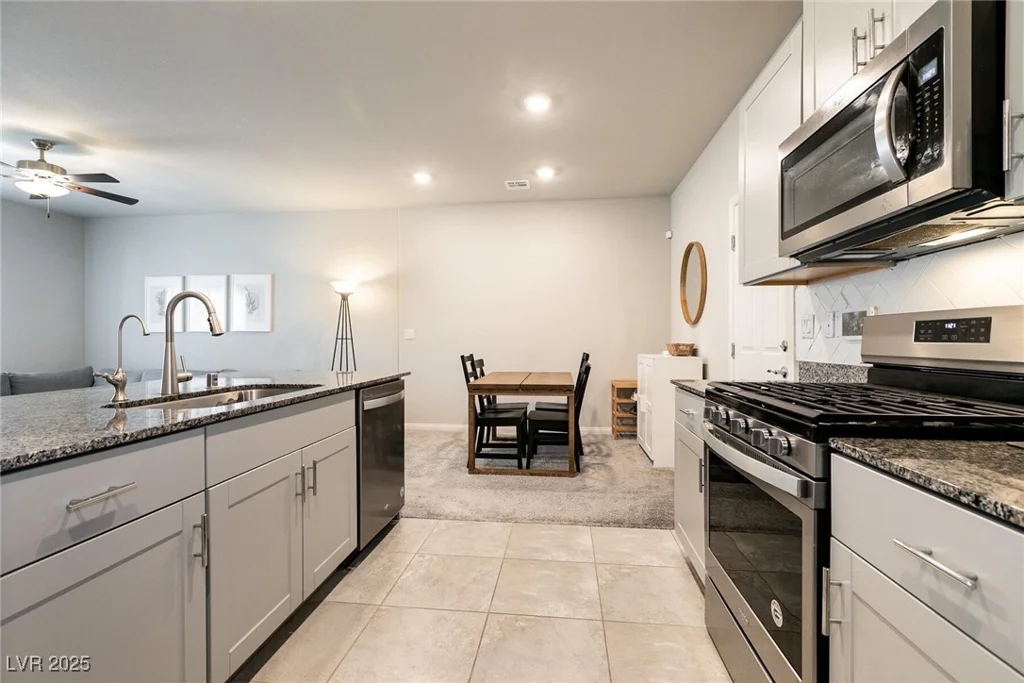 7302 Sunray Point, North Las Vegas, NV 89084