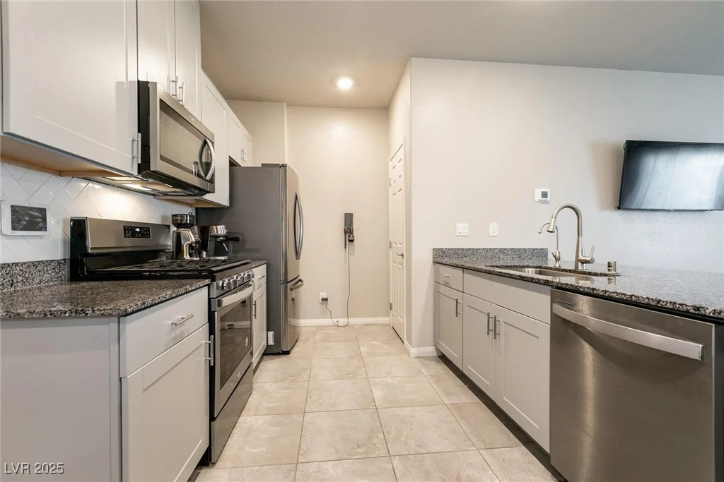 7302 Sunray Point, North Las Vegas, NV 89084