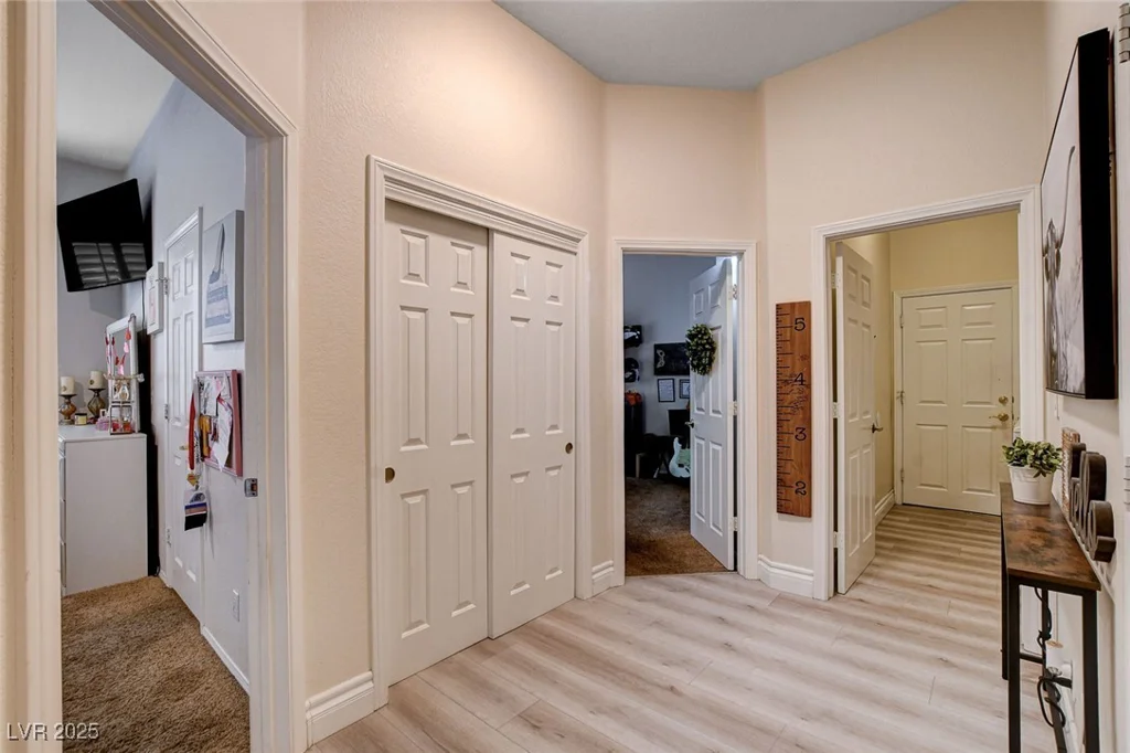 2074 Sutton, Henderson, NV 89074