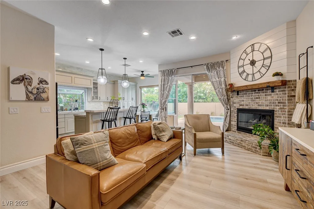 2074 Sutton, Henderson, NV 89074