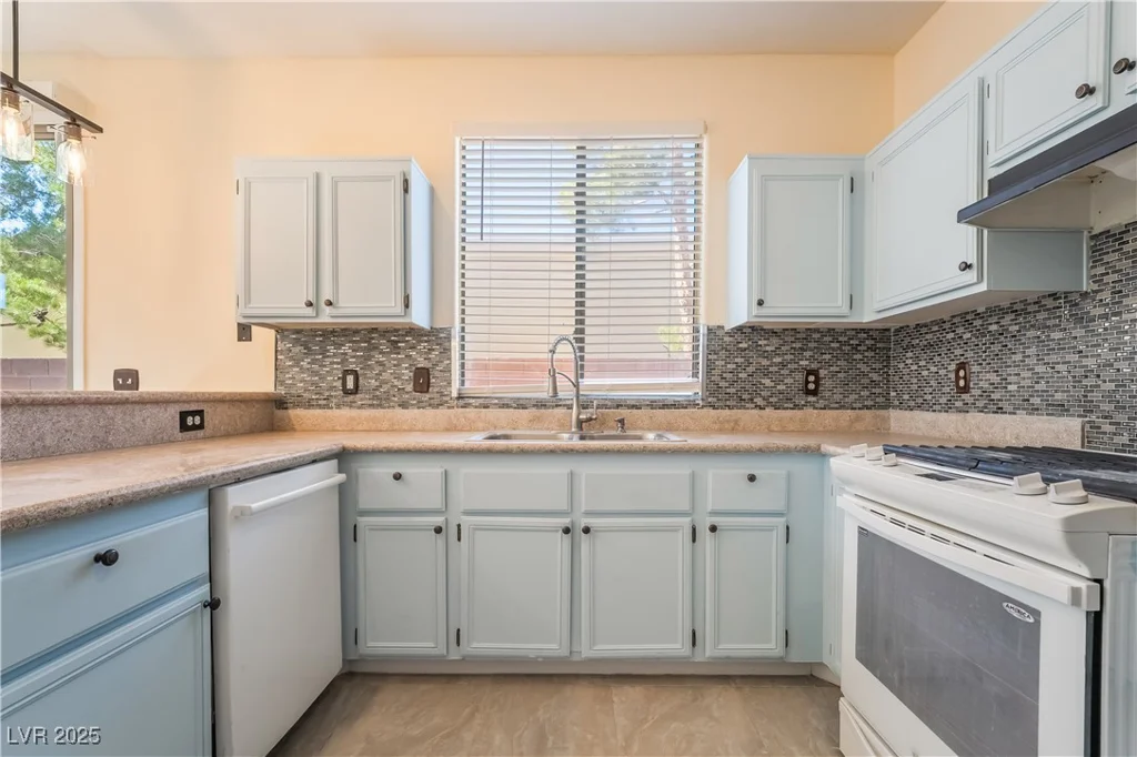 9753 Villa Lorena, Las Vegas, NV 89147
