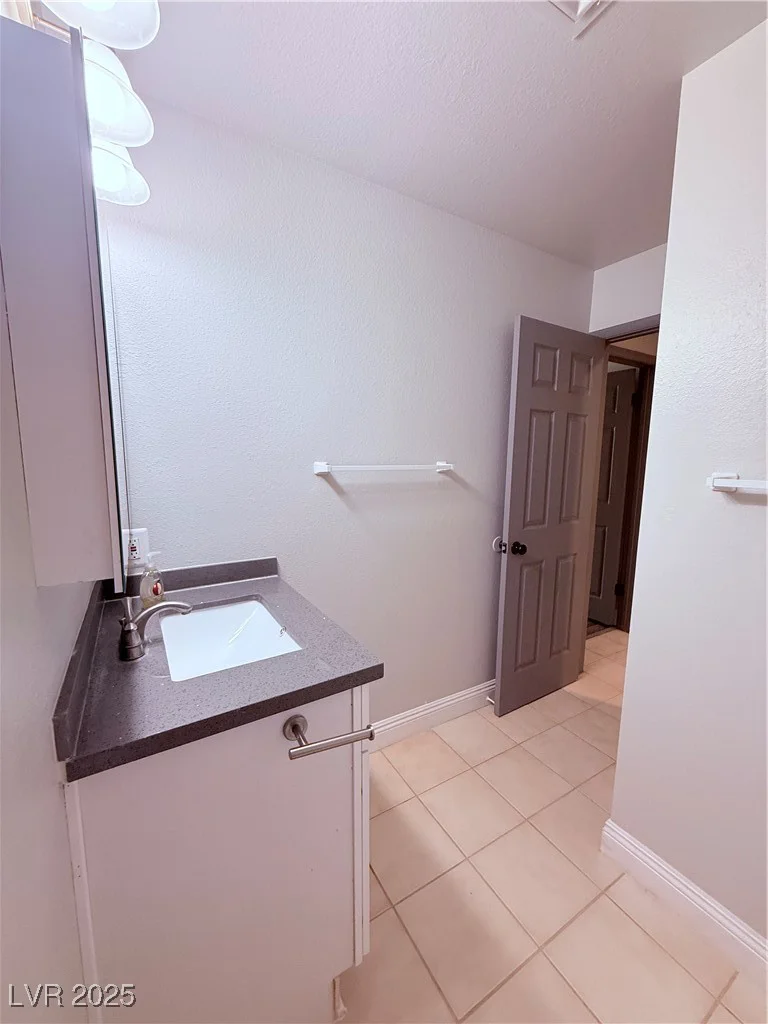 7123 Kenwood, Las Vegas, NV 89147