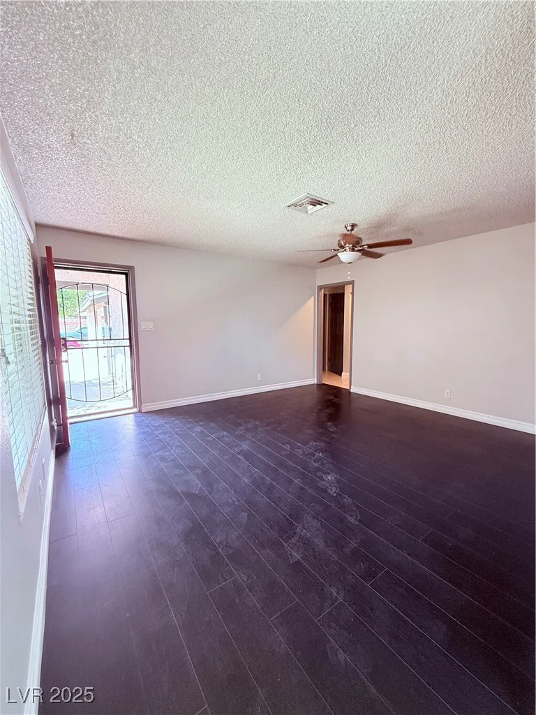 7123 Kenwood, Las Vegas, NV 89147