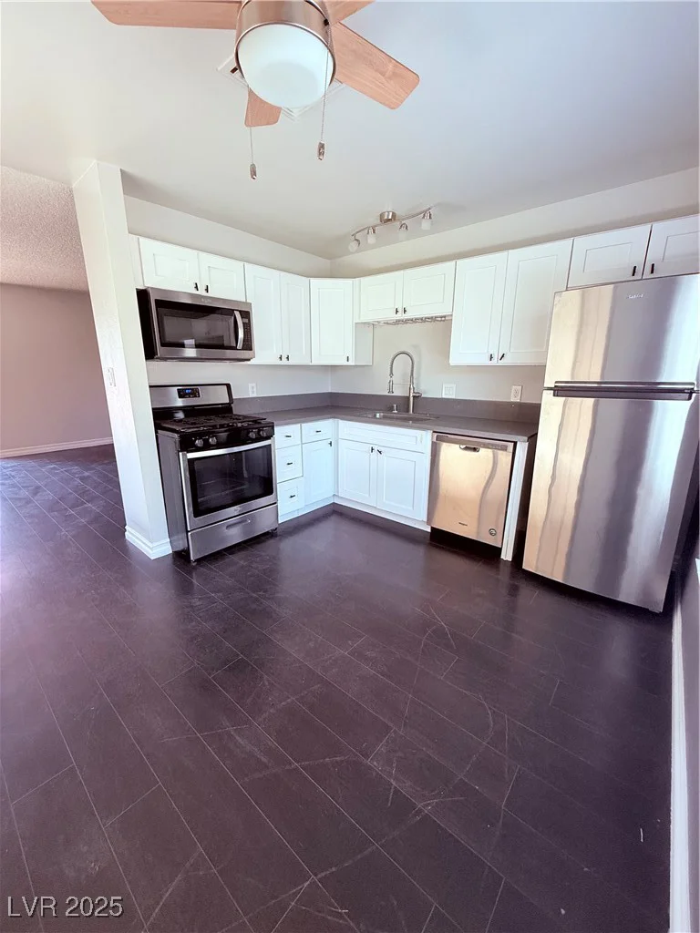 7123 Kenwood, Las Vegas, NV 89147