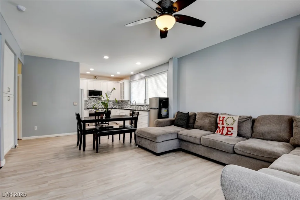 4835 Willow Glen, Las Vegas, NV 89147