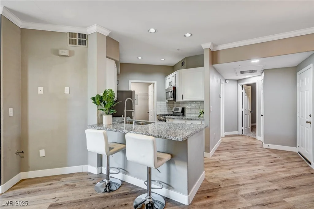 7173 Durango, Las Vegas, NV 89113