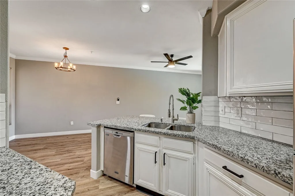 7173 Durango, Las Vegas, NV 89113