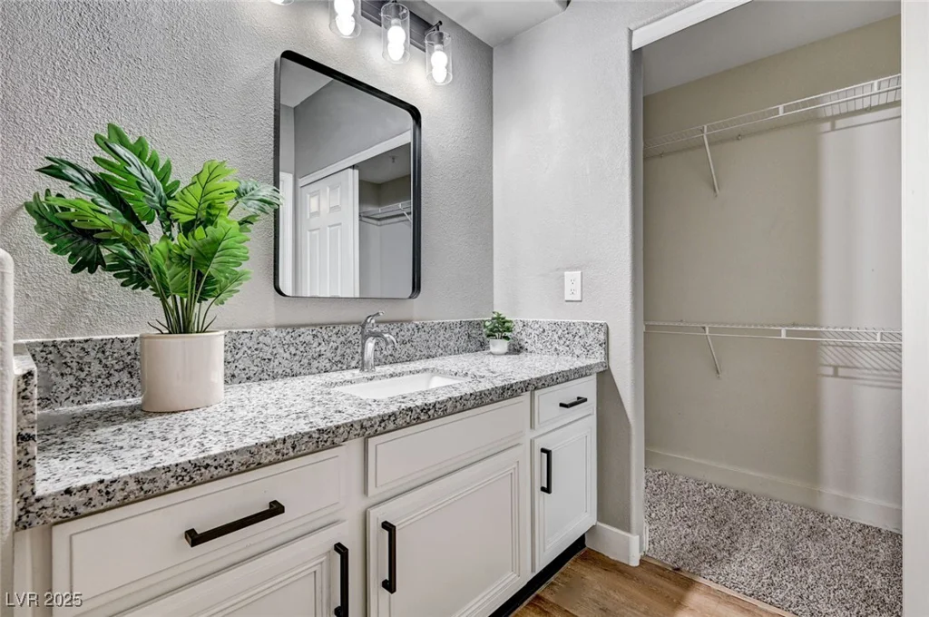 7173 Durango, Las Vegas, NV 89113