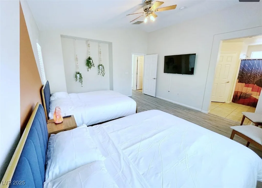 7319 Burnt Umber, Las Vegas, NV 89139