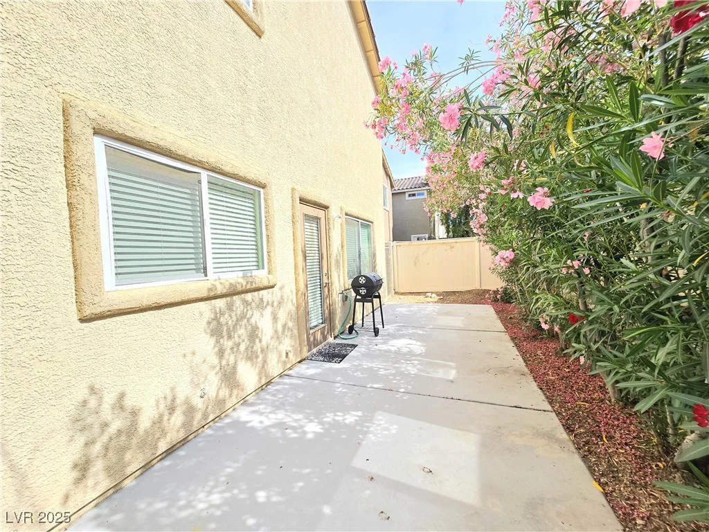 7319 Burnt Umber, Las Vegas, NV 89139