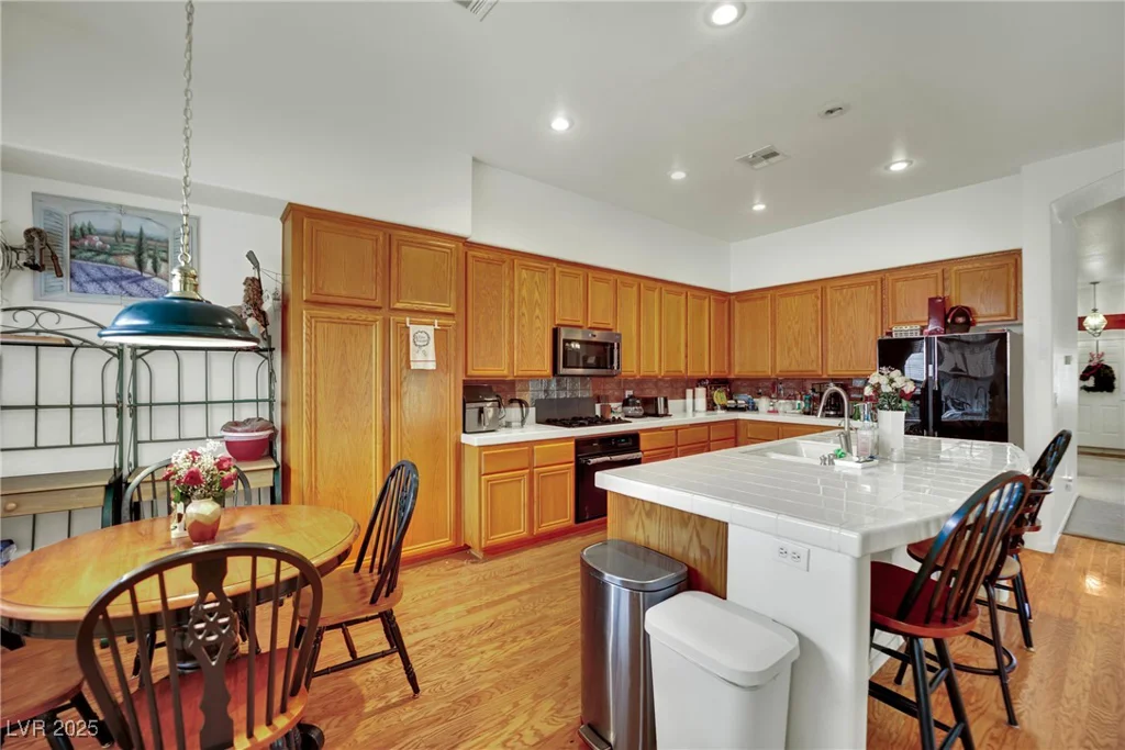 9142 Royal Monarch, Las Vegas, NV 89147