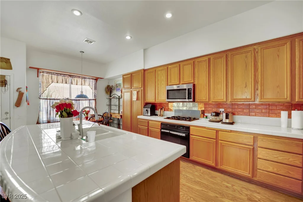 9142 Royal Monarch, Las Vegas, NV 89147