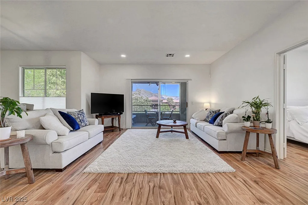 1001 Domnus, Las Vegas, NV 89144