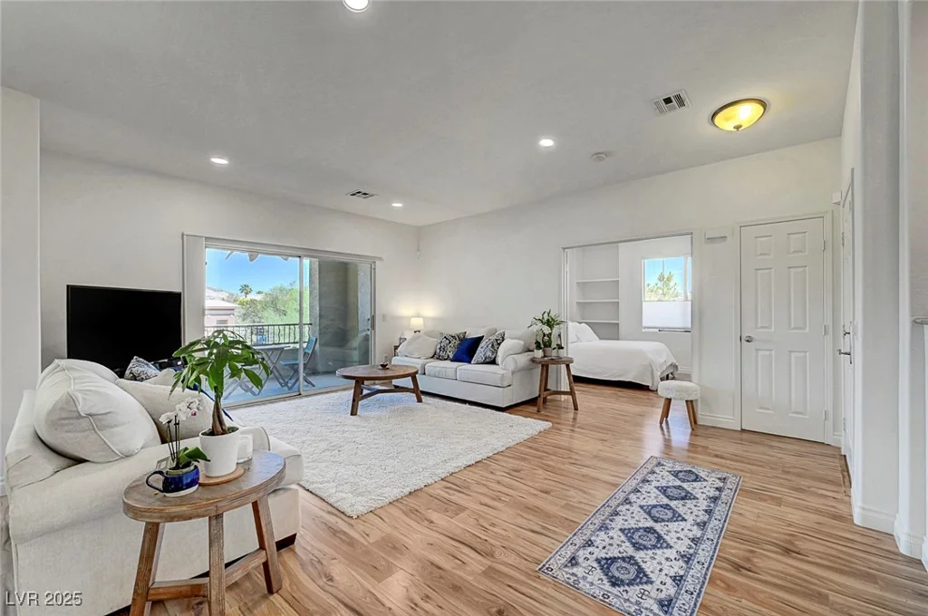 1001 Domnus, Las Vegas, NV 89144