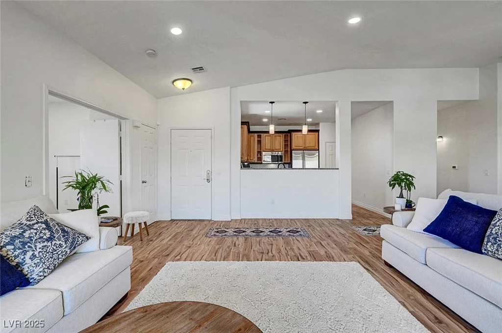 1001 Domnus, Las Vegas, NV 89144