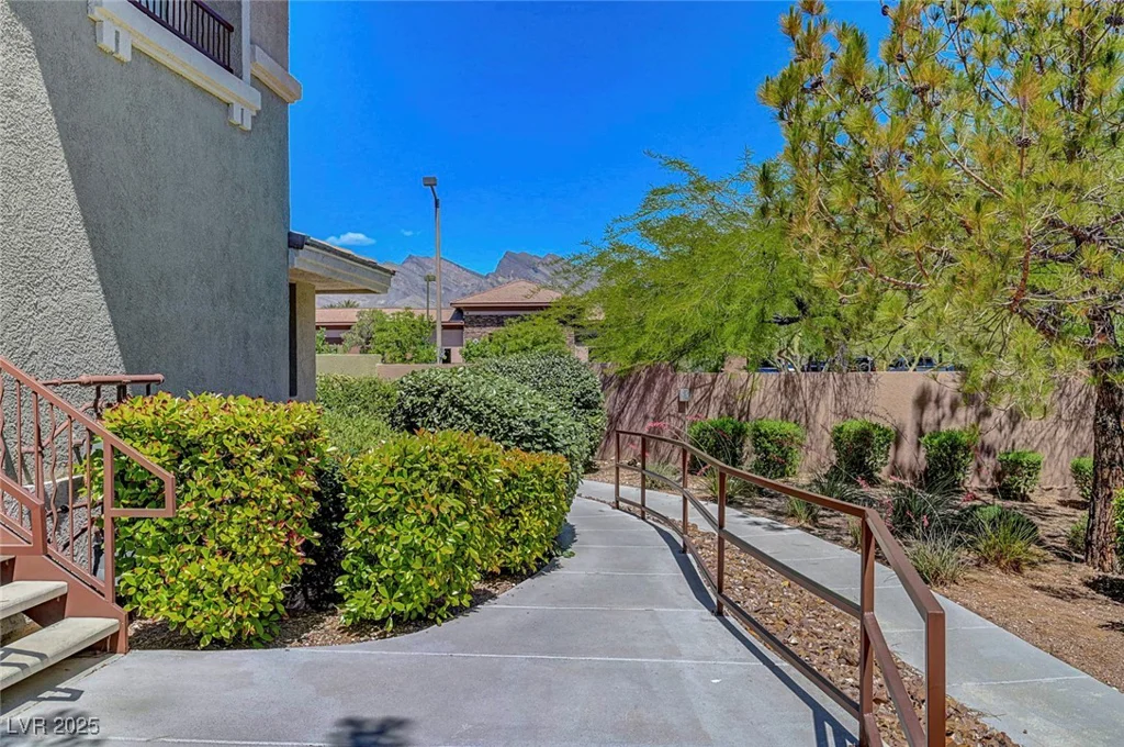 1001 Domnus, Las Vegas, NV 89144