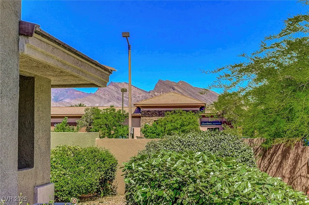 1001 Domnus, Las Vegas, NV 89144