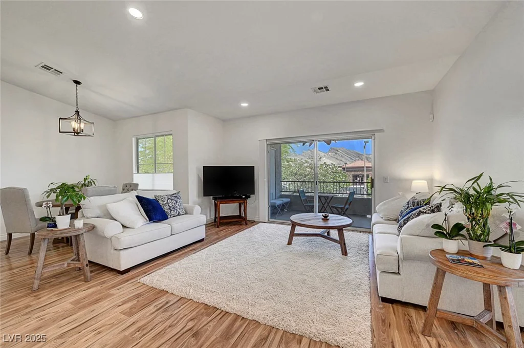 1001 Domnus, Las Vegas, NV 89144
