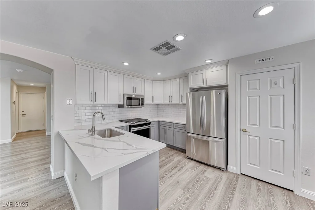 11028 Meadow Leaf, Las Vegas, NV 89144