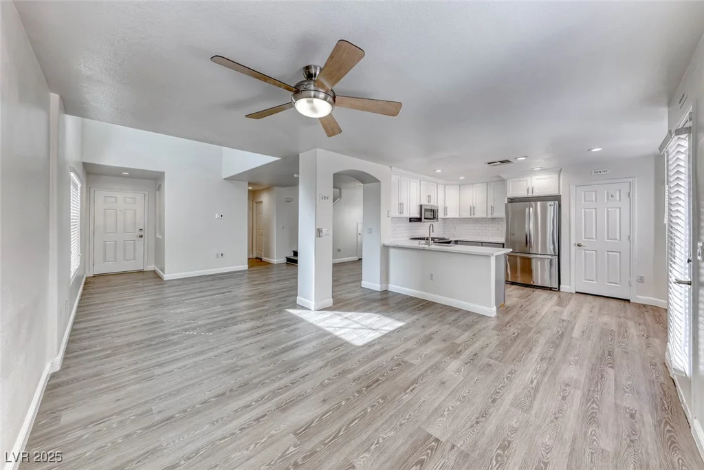 11028 Meadow Leaf, Las Vegas, NV 89144