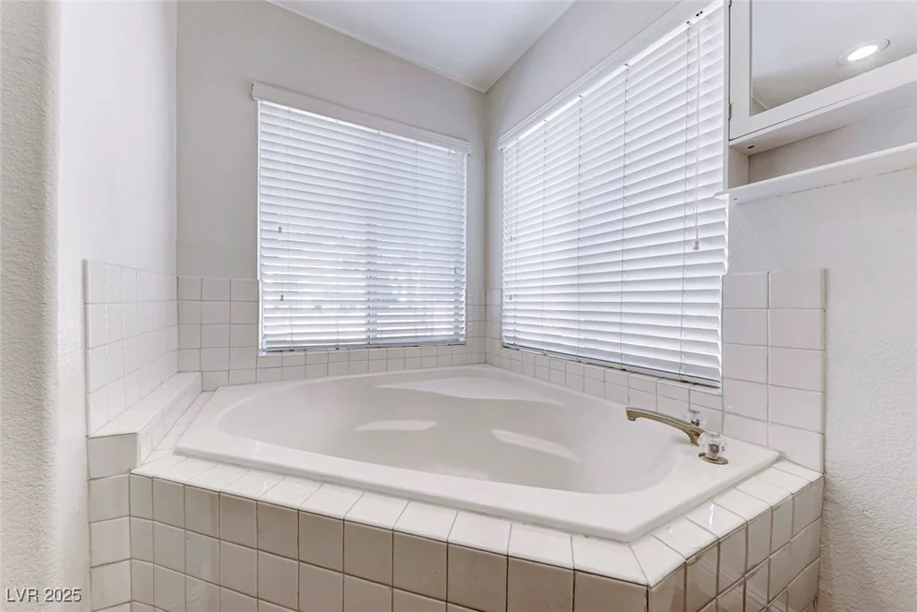 11028 Meadow Leaf, Las Vegas, NV 89144