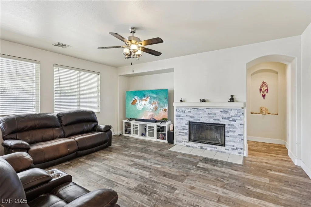 564 Lampshire, Pahrump, NV 89060