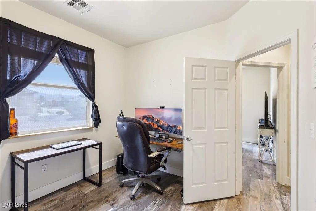 564 Lampshire, Pahrump, NV 89060