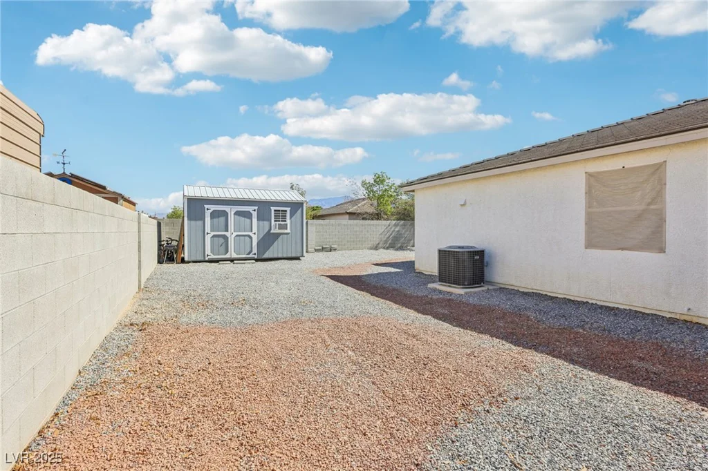 564 Lampshire, Pahrump, NV 89060
