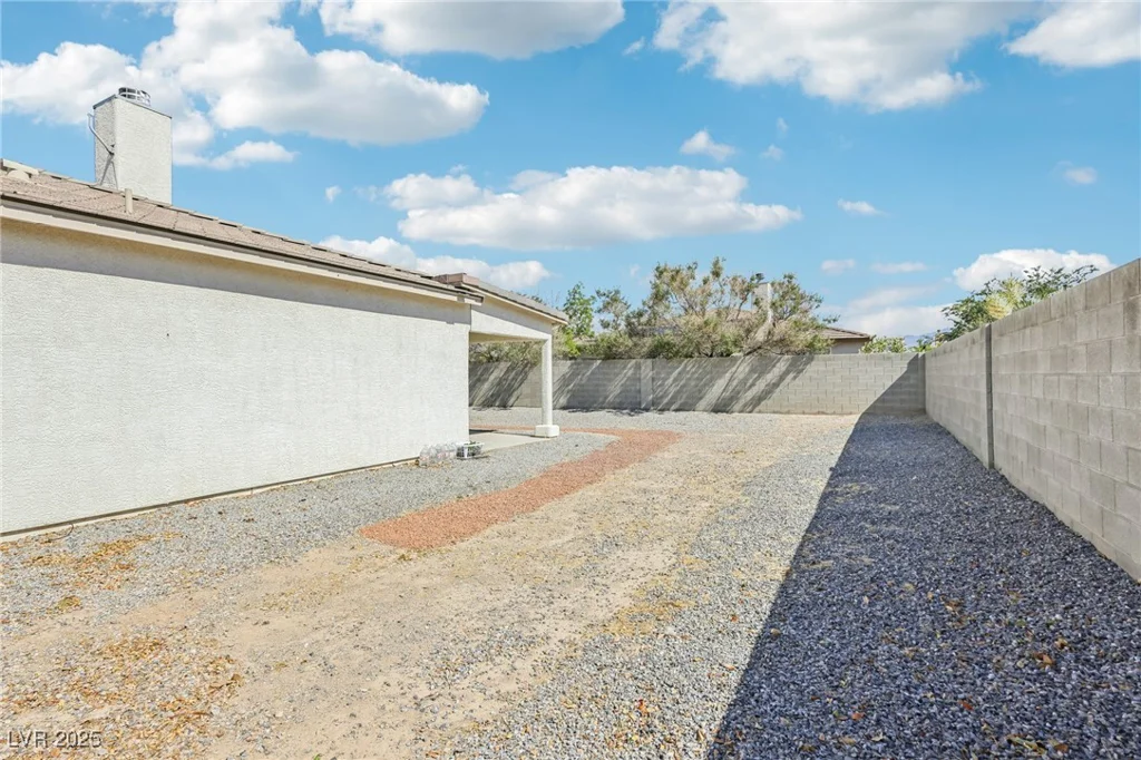 564 Lampshire, Pahrump, NV 89060
