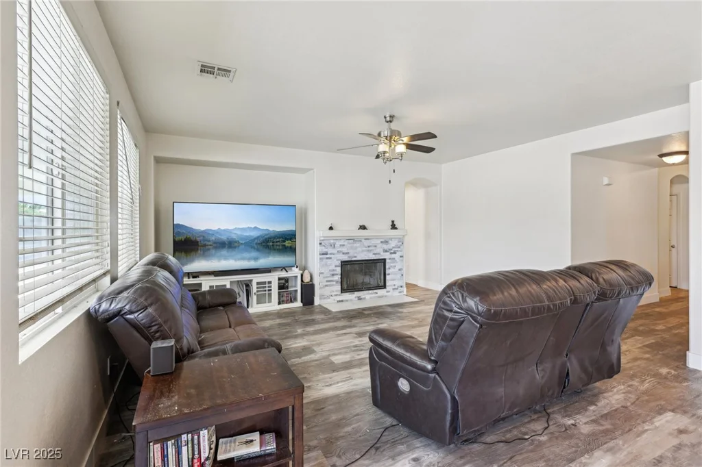 564 Lampshire, Pahrump, NV 89060