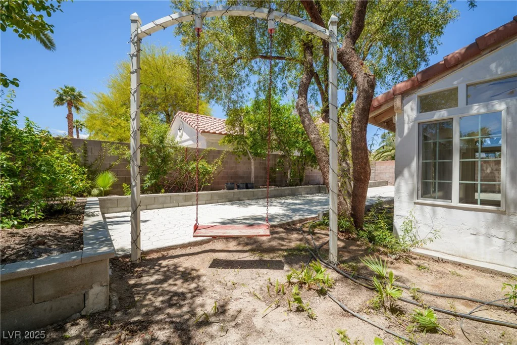 4521 Crimson Leaf, Las Vegas, NV 89130