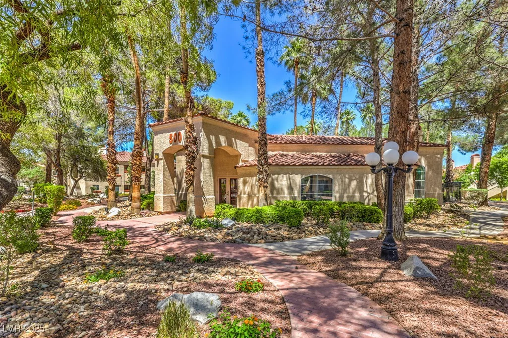541 Indian Bluff, Las Vegas, NV 89145