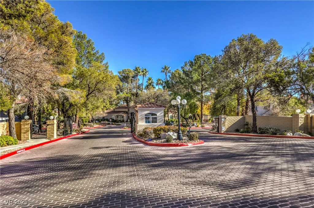 541 Indian Bluff, Las Vegas, NV 89145