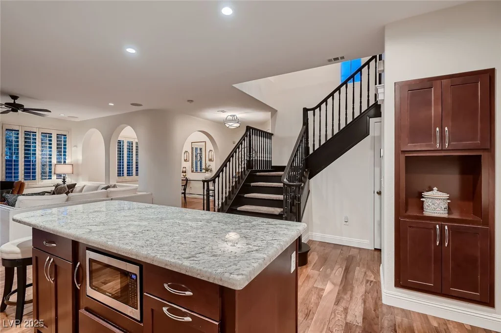2435 Granada Bluff, Las Vegas, NV 89135